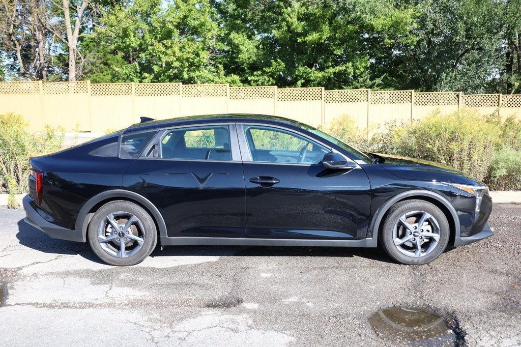 Kia K4 Vehicle Image 05