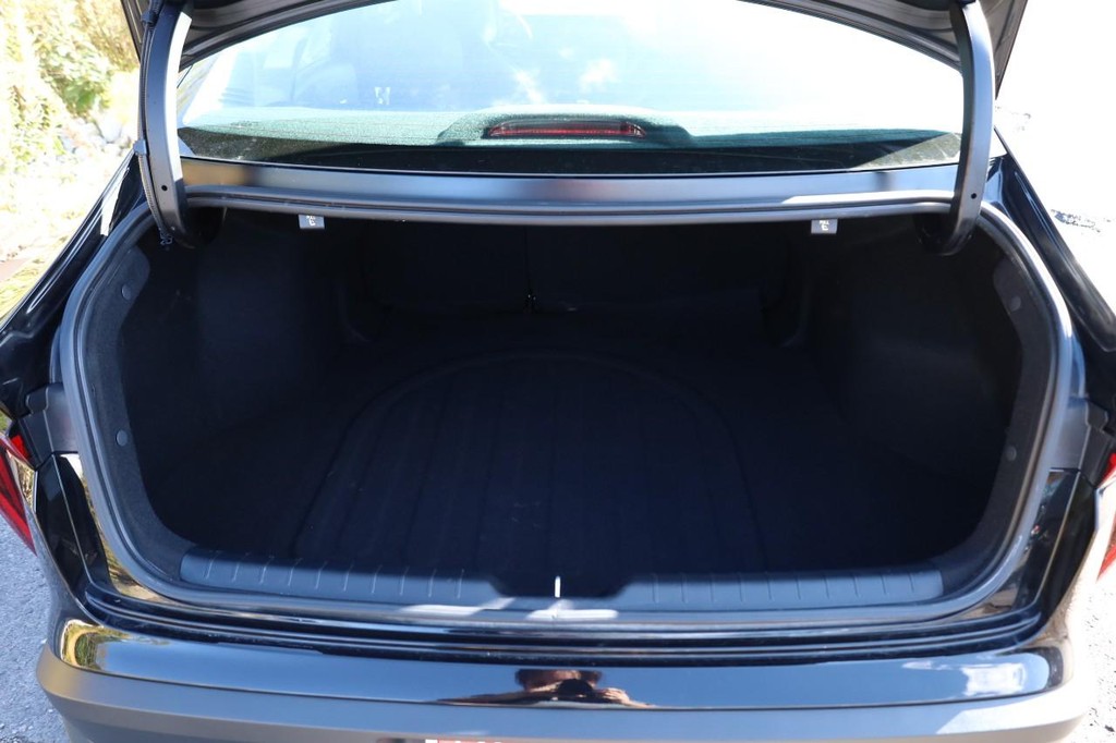 Kia K4 Vehicle Image 07