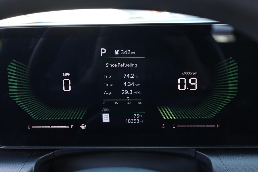 Kia K4 Vehicle Image 10