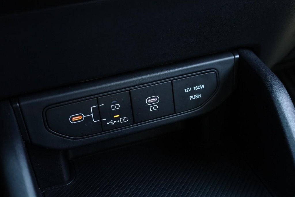 Kia K4 Vehicle Image 14