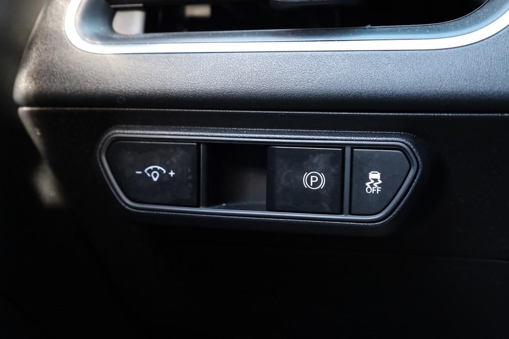 Kia K4 Vehicle Image 18