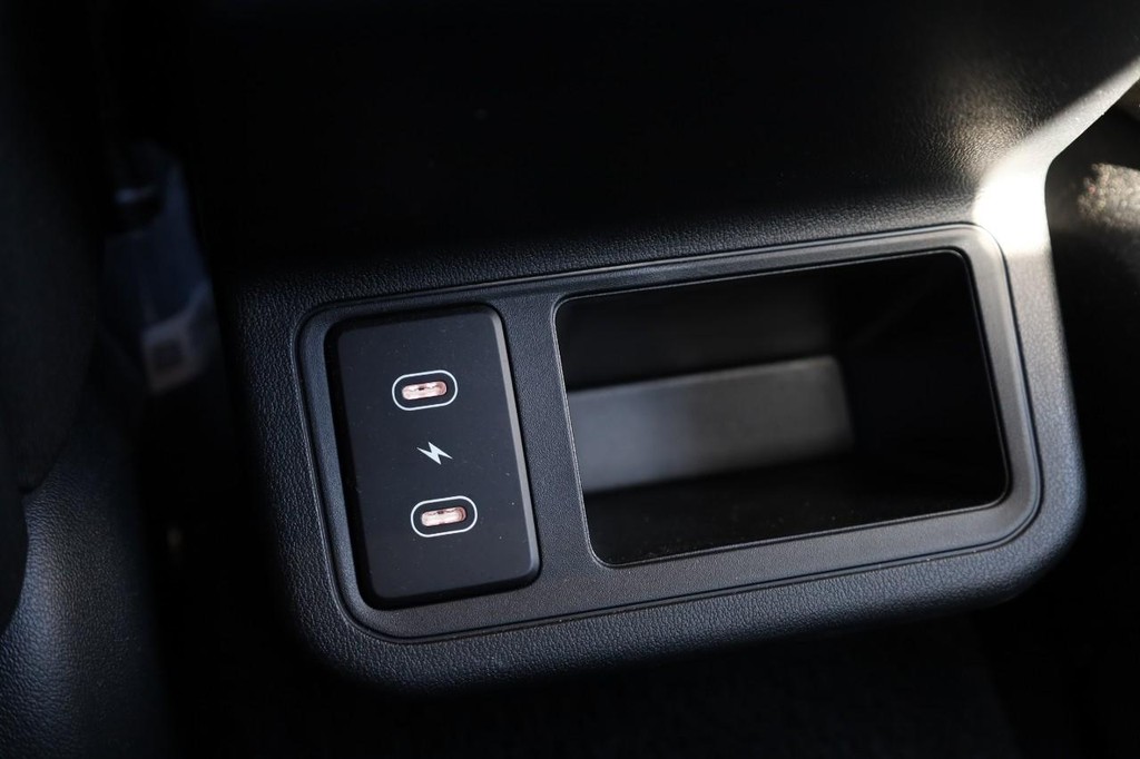 Kia K4 Vehicle Image 21