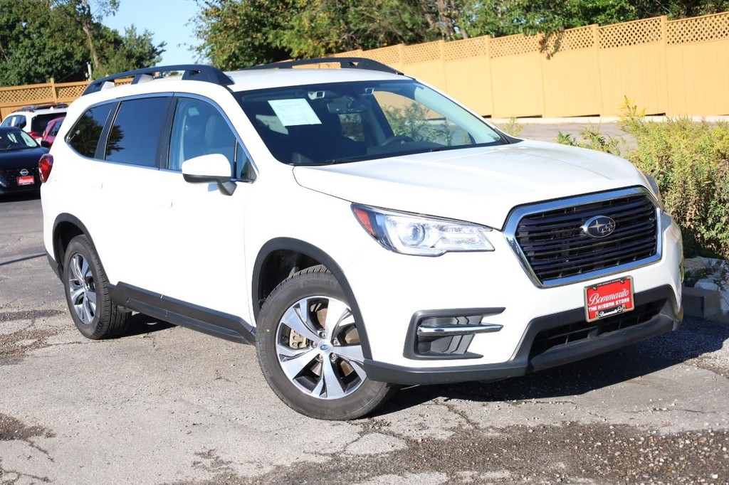Subaru Ascent Vehicle Image 02