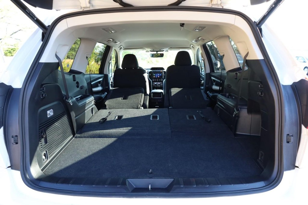 Subaru Ascent Vehicle Image 09