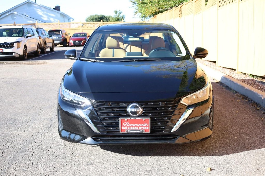 Nissan Sentra Vehicle Image 04