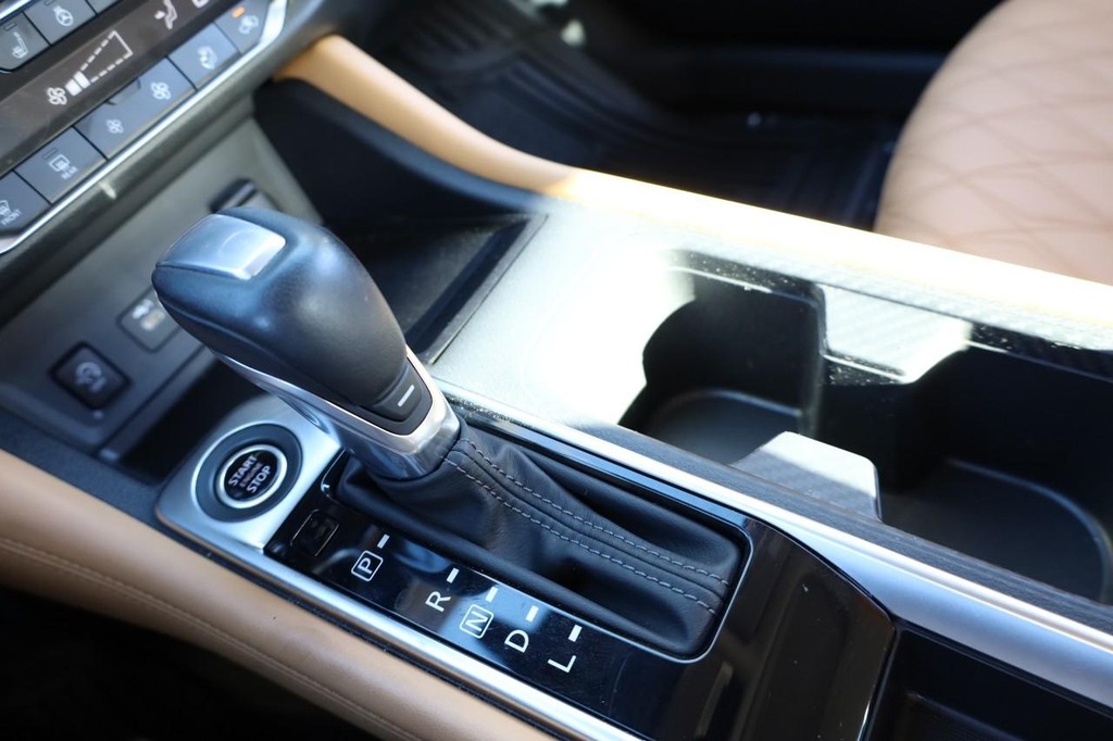 Nissan Sentra Vehicle Image 16