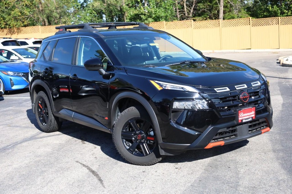 Nissan Rogue Vehicle Image 02