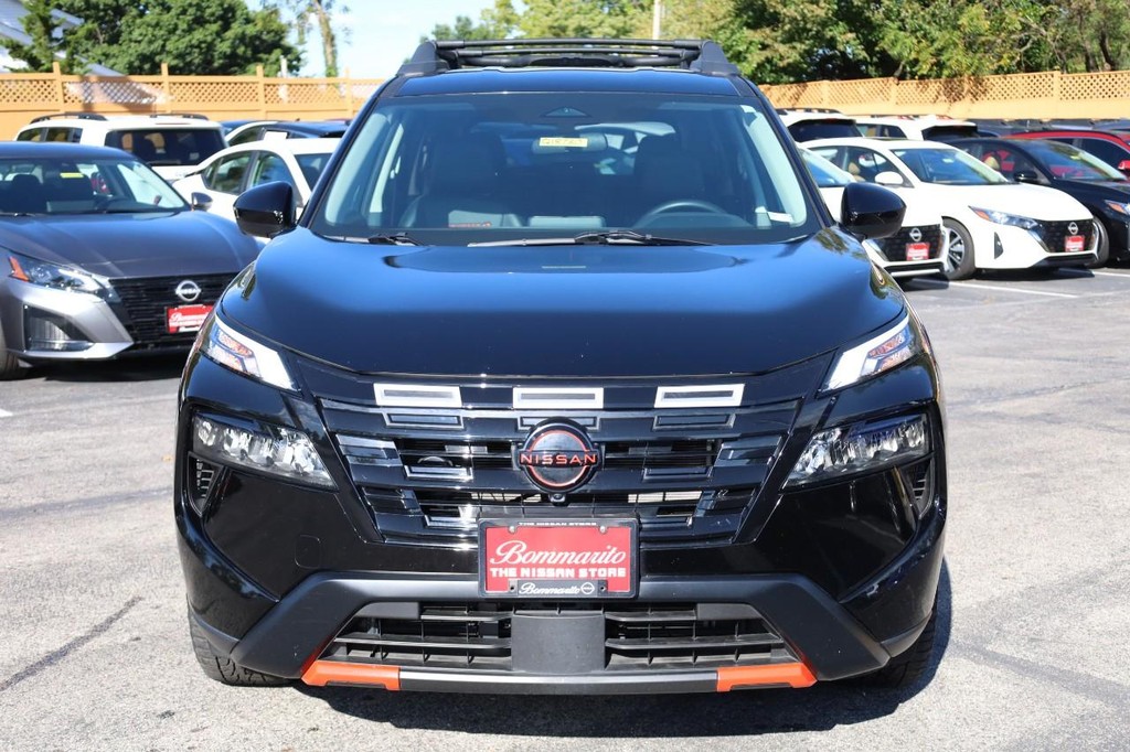 Nissan Rogue Vehicle Image 04