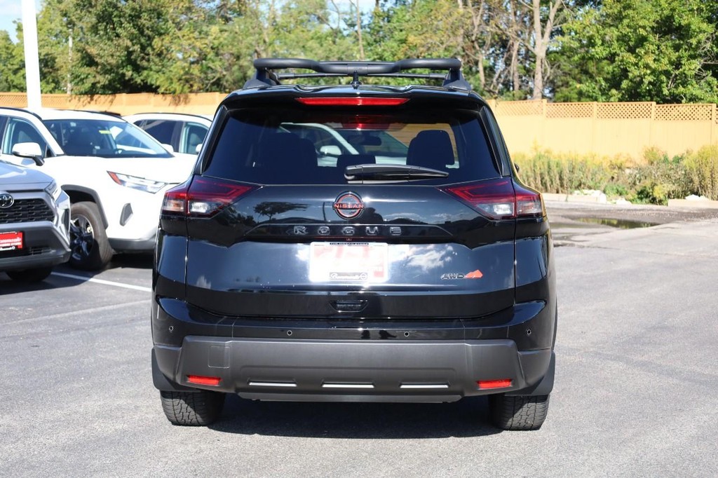Nissan Rogue Vehicle Image 06