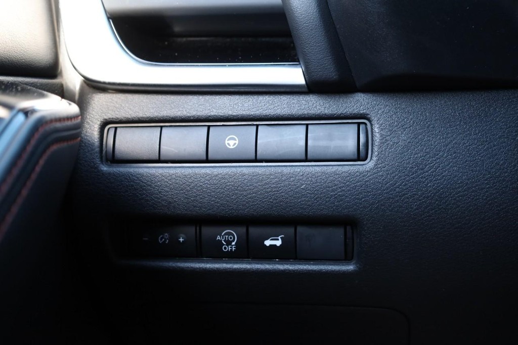 Nissan Rogue Vehicle Image 18
