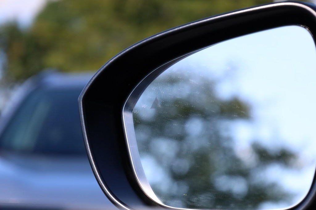 Nissan Rogue Vehicle Image 19