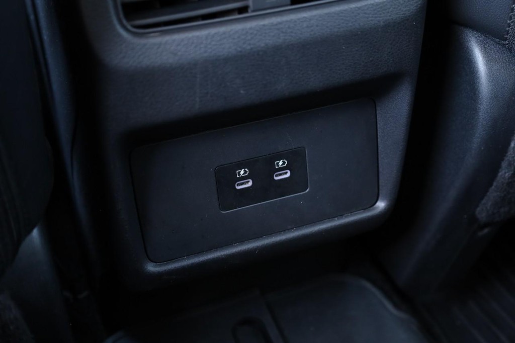 Nissan Rogue Vehicle Image 21