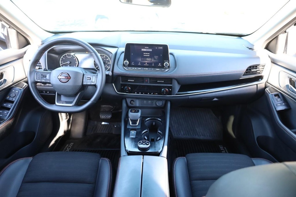 Nissan Rogue Vehicle Image 22