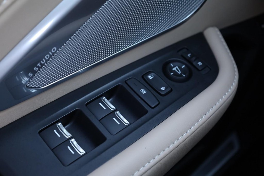 Acura RDX Vehicle Image 21