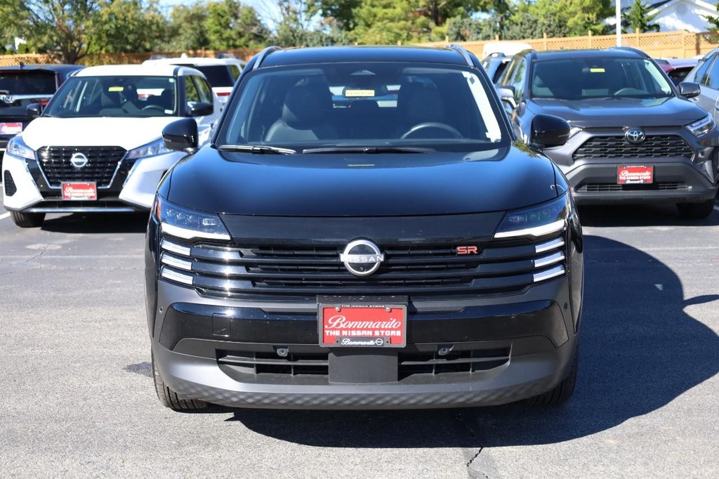 Nissan Kicks Vehicle Image 04