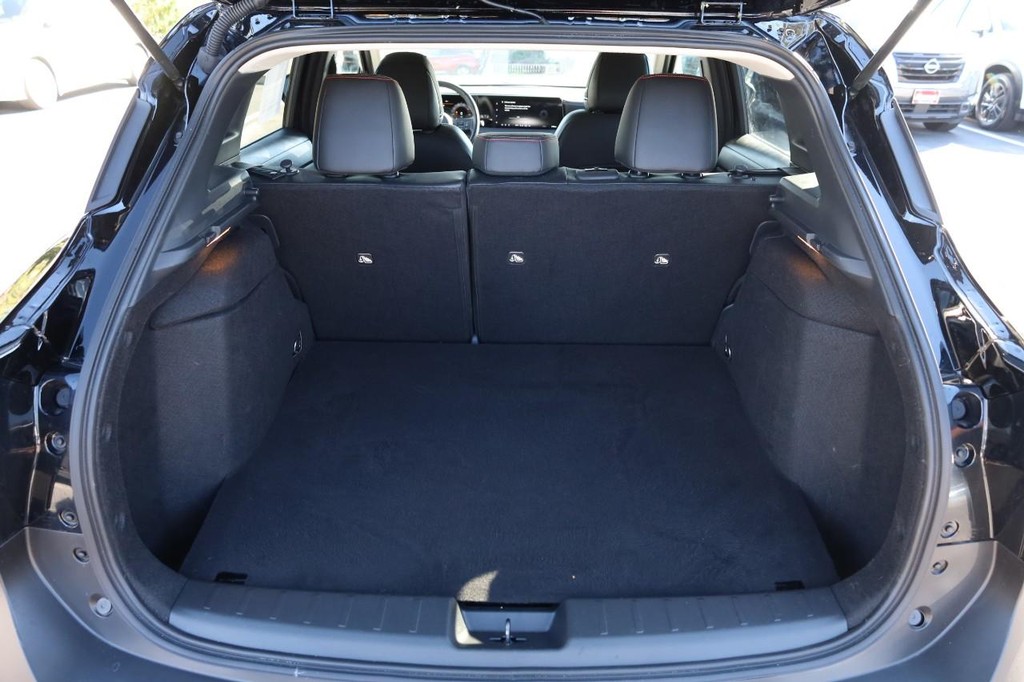 Nissan Kicks Vehicle Image 07