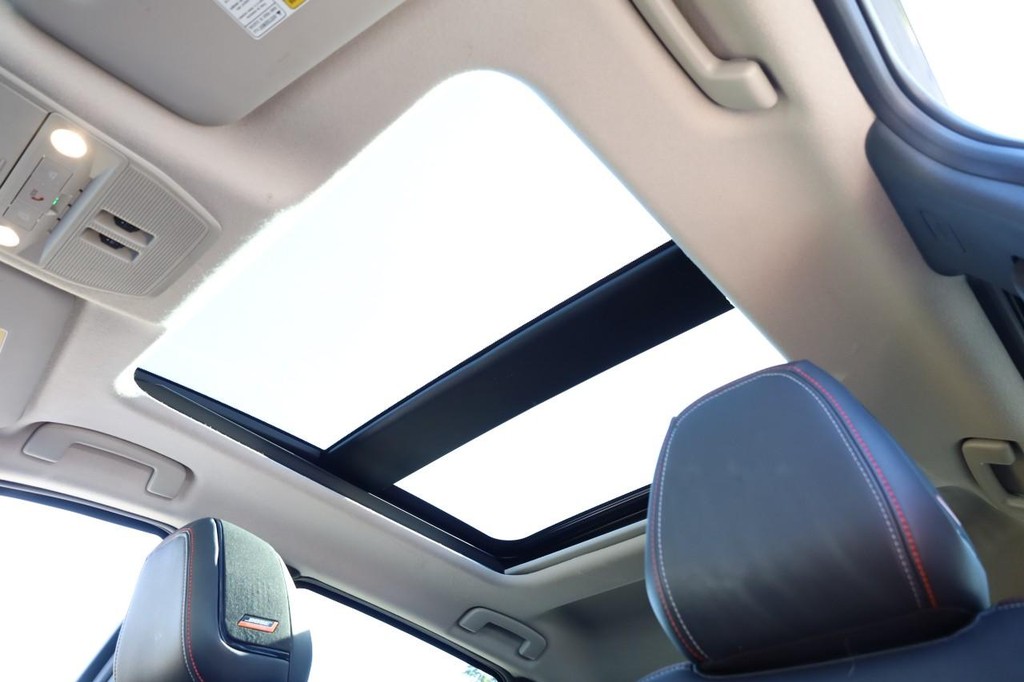 Nissan Kicks Vehicle Image 09