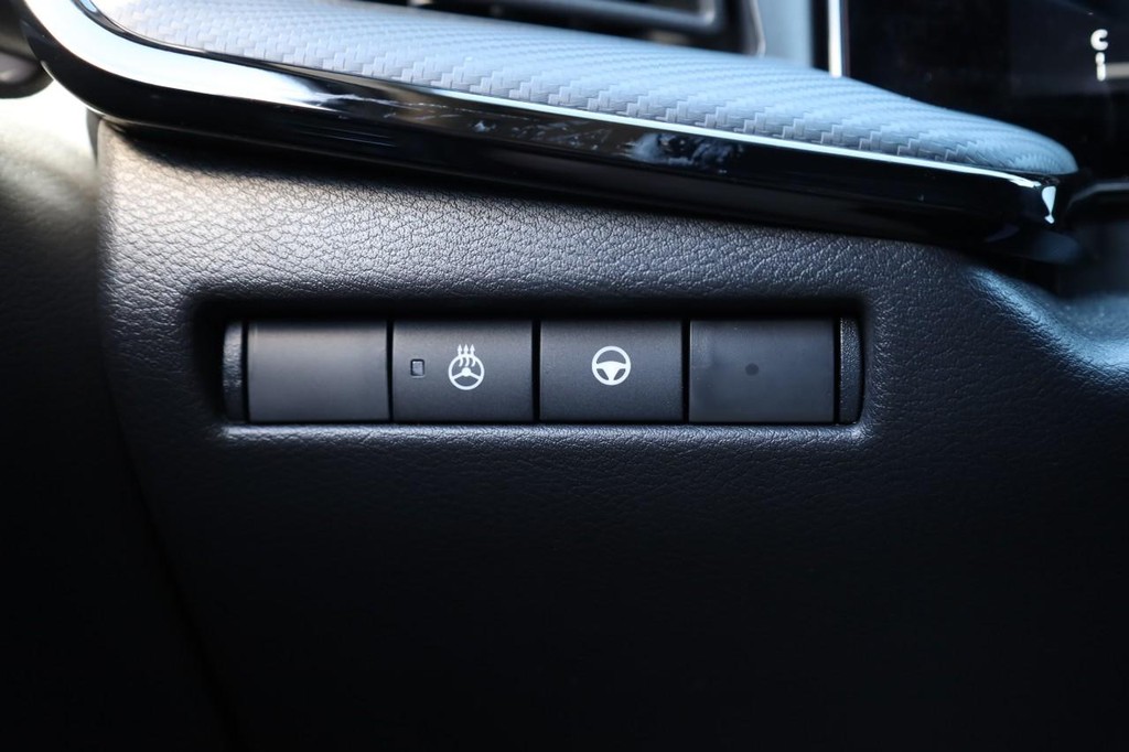 Nissan Kicks Vehicle Image 21