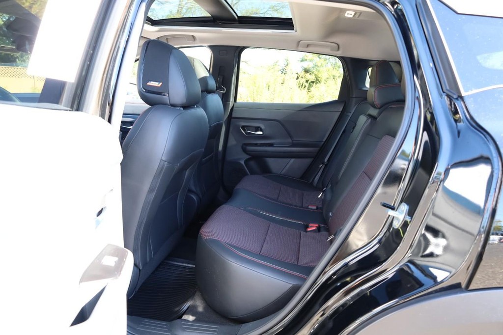 Nissan Kicks Vehicle Image 23