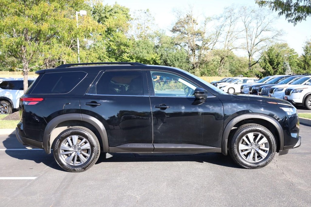 Nissan Pathfinder Vehicle Image 05
