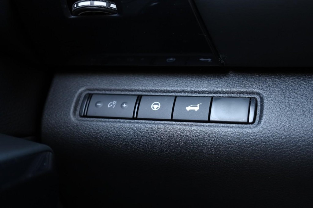 Nissan Pathfinder Vehicle Image 19