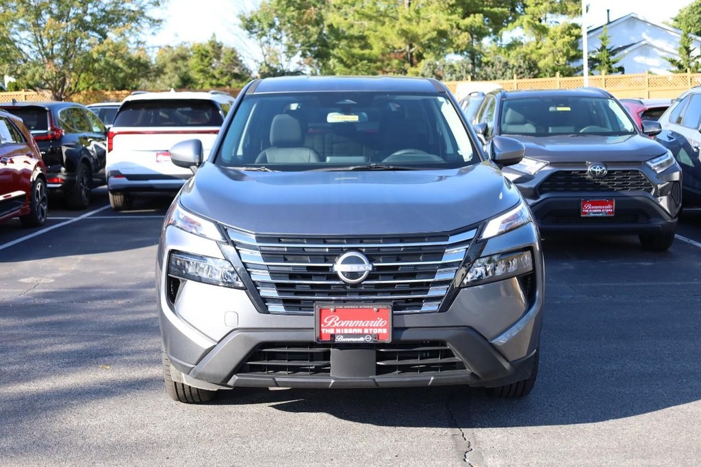 Nissan Rogue Vehicle Image 05