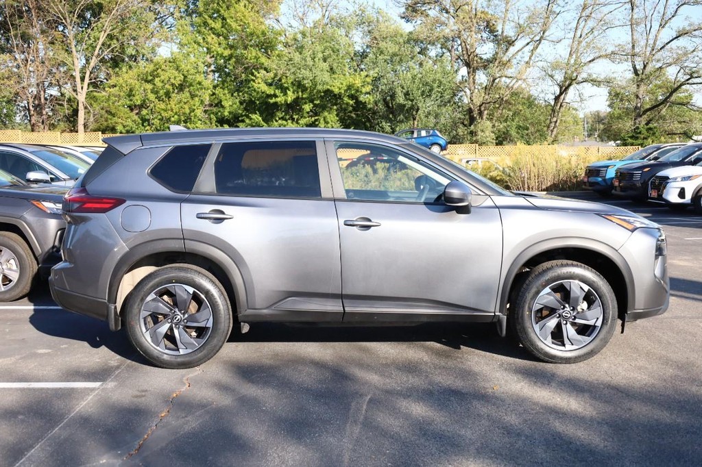 Nissan Rogue Vehicle Image 06