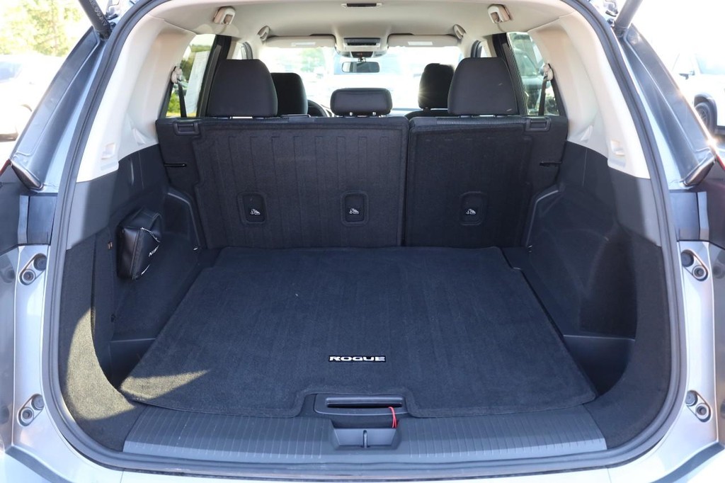 Nissan Rogue Vehicle Image 07