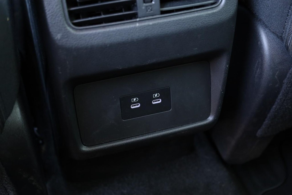 Nissan Rogue Vehicle Image 21