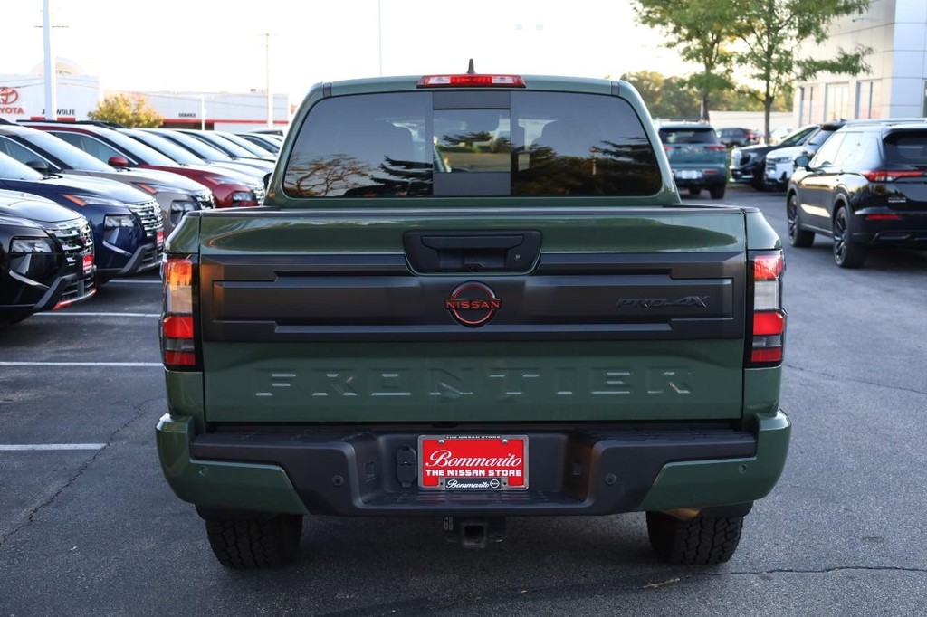 Nissan Frontier Vehicle Image 06