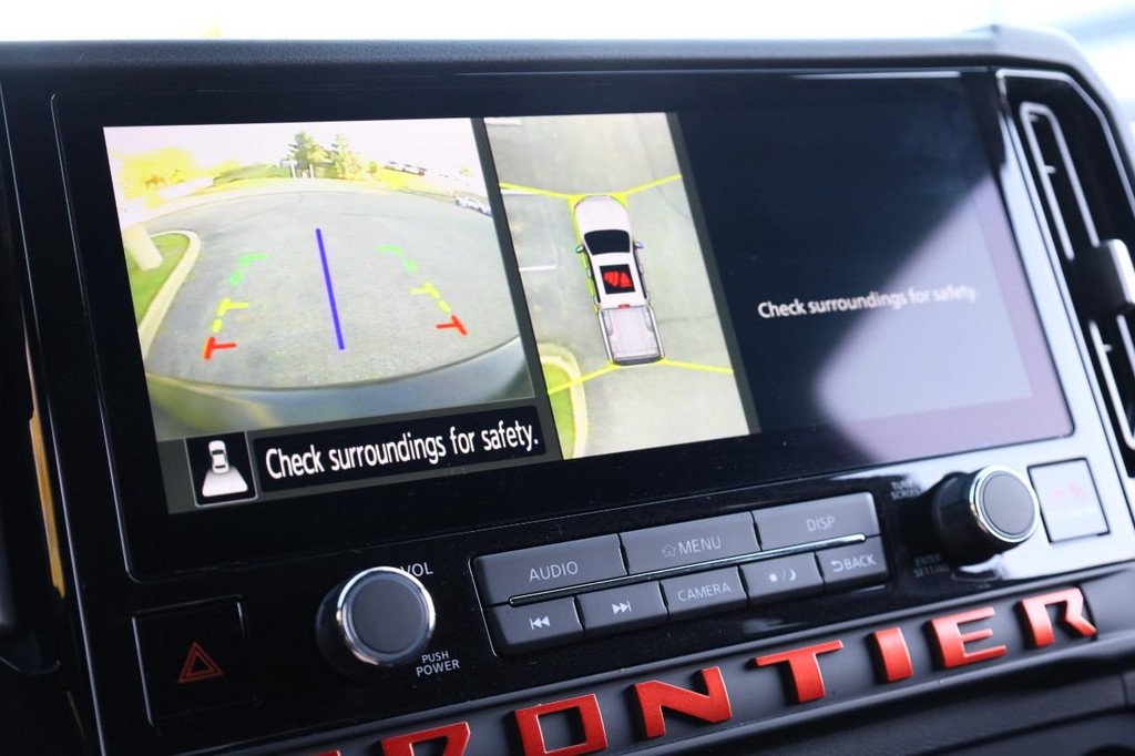 Nissan Frontier Vehicle Image 12