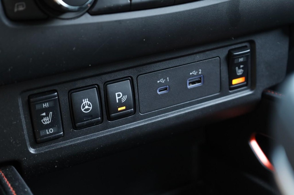 Nissan Frontier Vehicle Image 14