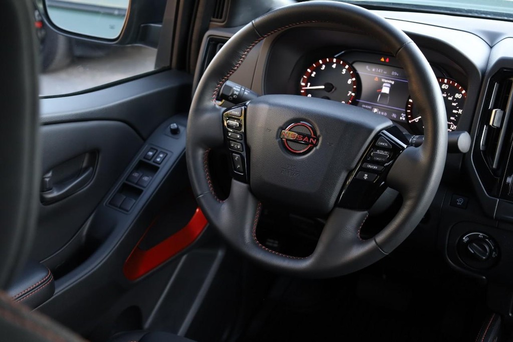 Nissan Frontier Vehicle Image 25