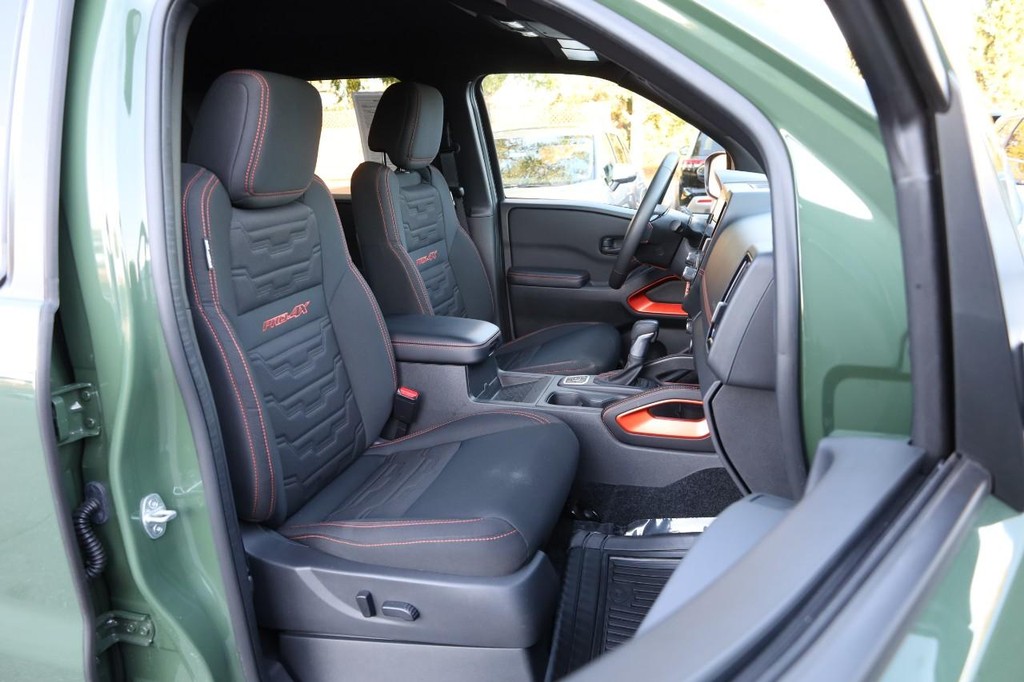 Nissan Frontier Vehicle Image 26