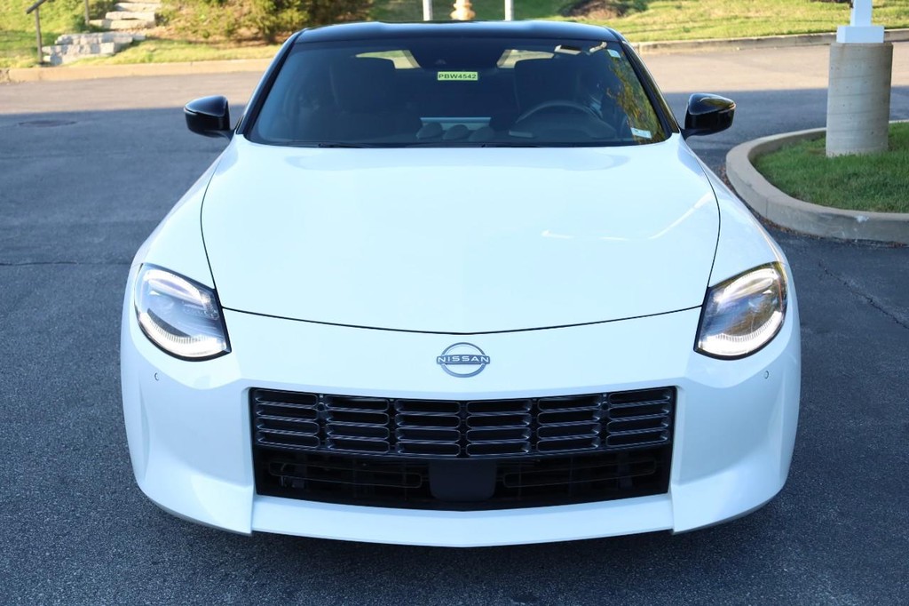 Nissan Z Vehicle Image 04