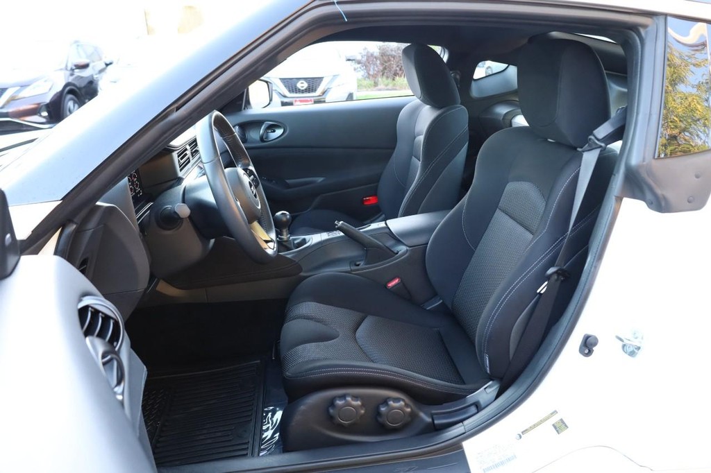 Nissan Z Vehicle Image 08