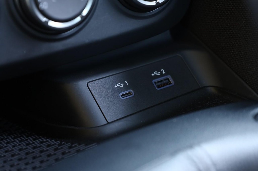 Nissan Z Vehicle Image 14