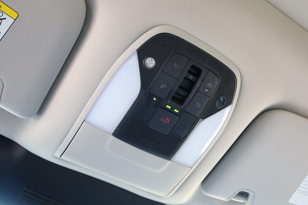 INFINITI QX60 Vehicle Image 21