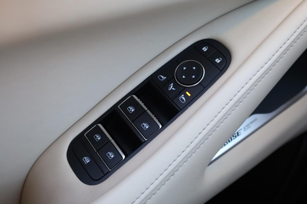 INFINITI QX60 Vehicle Image 22