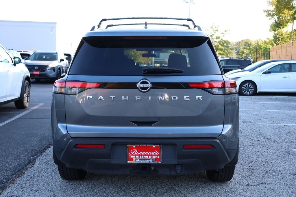 Nissan Pathfinder Vehicle Image 06