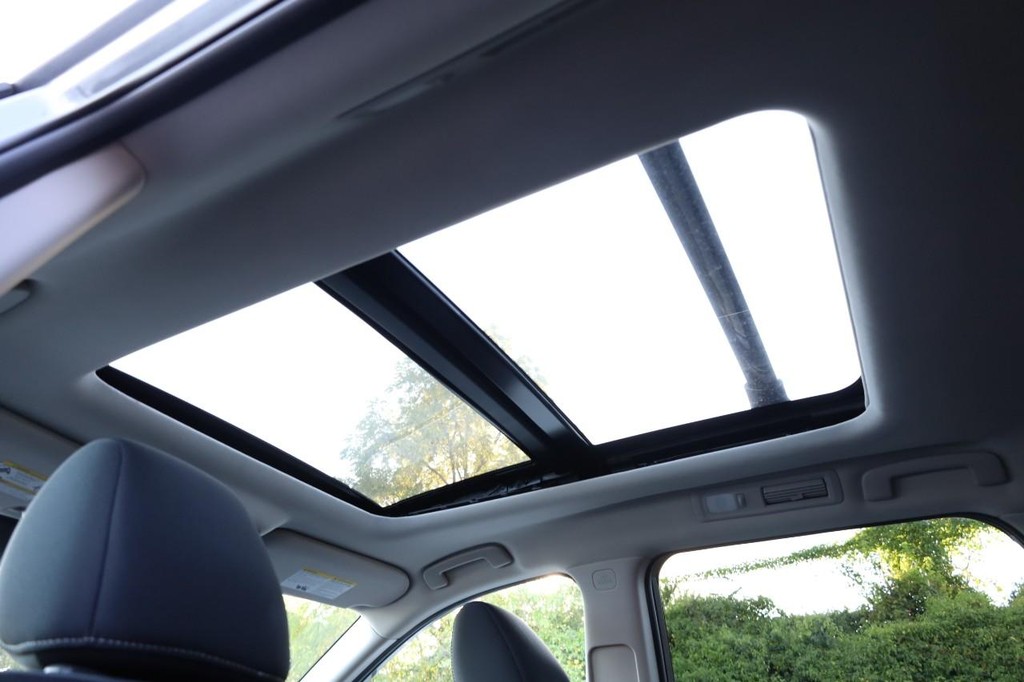 Nissan Pathfinder Vehicle Image 12