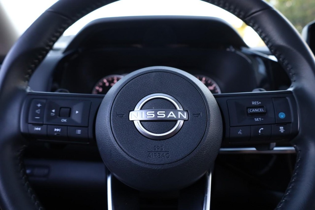 Nissan Pathfinder Vehicle Image 13