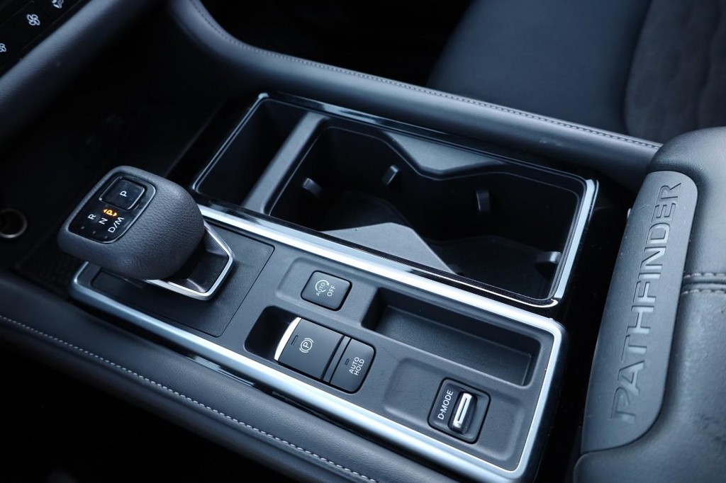 Nissan Pathfinder Vehicle Image 20