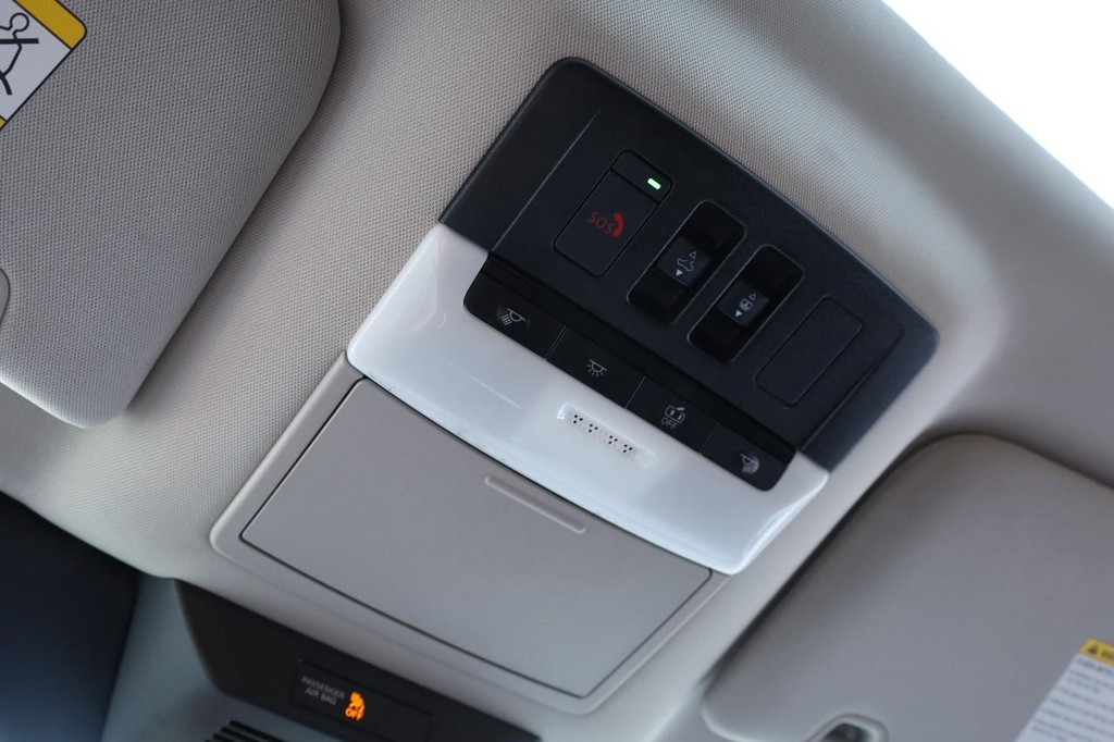 Nissan Pathfinder Vehicle Image 21