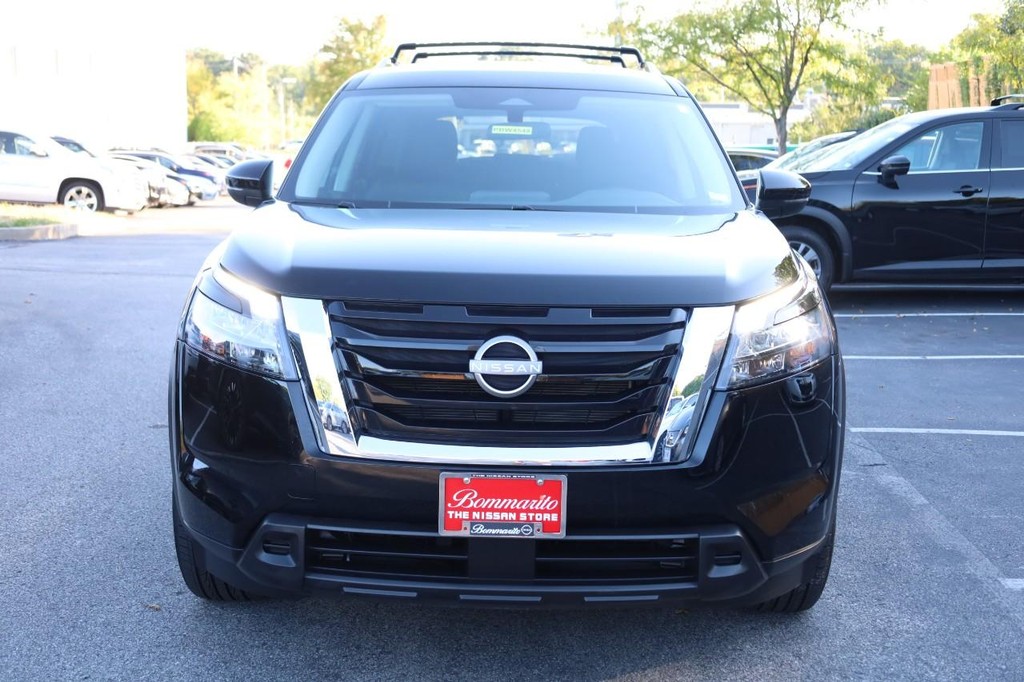 Nissan Pathfinder Vehicle Image 04