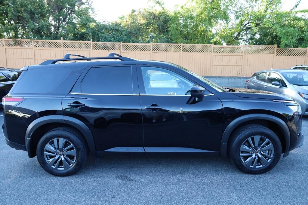 Nissan Pathfinder Vehicle Image 05