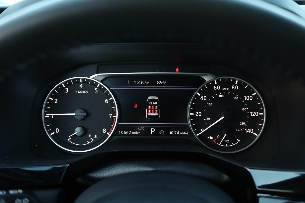 Nissan Pathfinder Vehicle Image 12