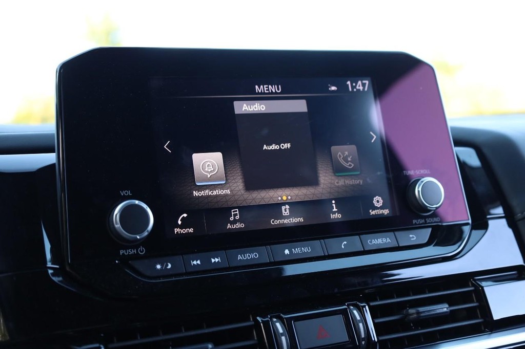 Nissan Pathfinder Vehicle Image 13