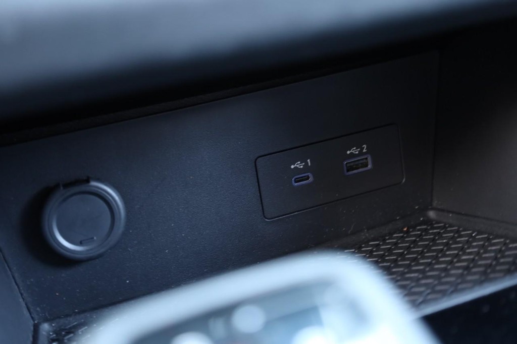 Nissan Pathfinder Vehicle Image 16