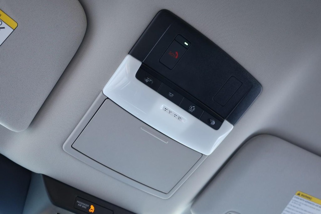 Nissan Pathfinder Vehicle Image 18
